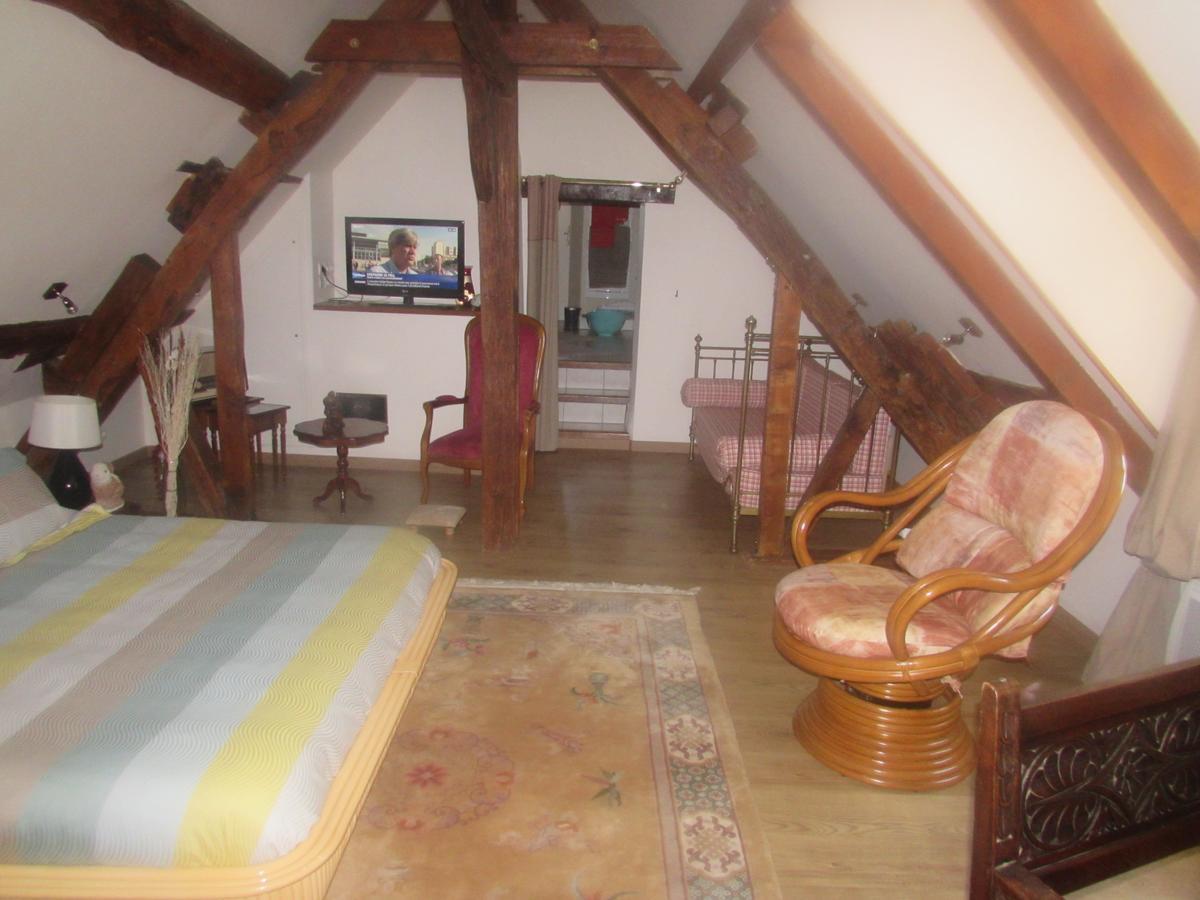Ferme Historique Jean De La Fontaine Et Ses Chambres D'Hotes Hammam-Spa - 4 Etoiles Chierry Buitenkant foto